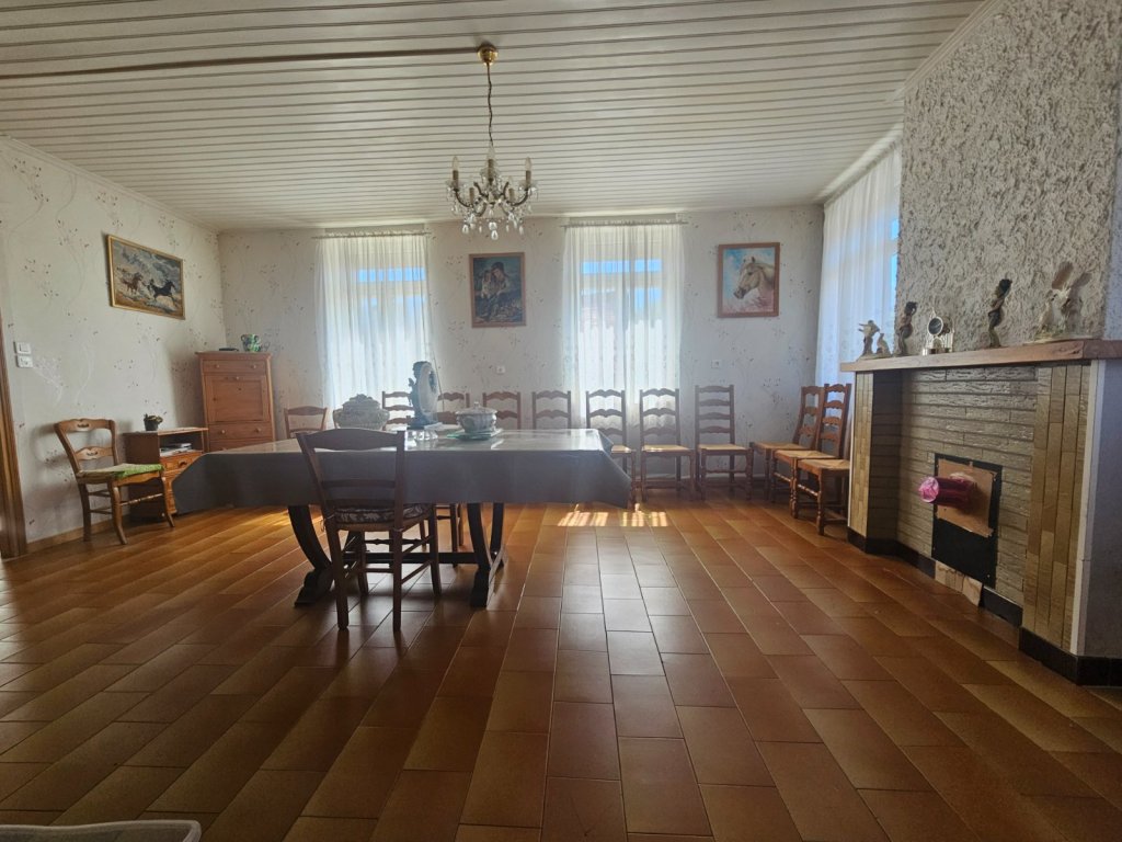 ancien corps de ferme A VENDRE - DOHEM - 125 m2 - 210 000 &euro;