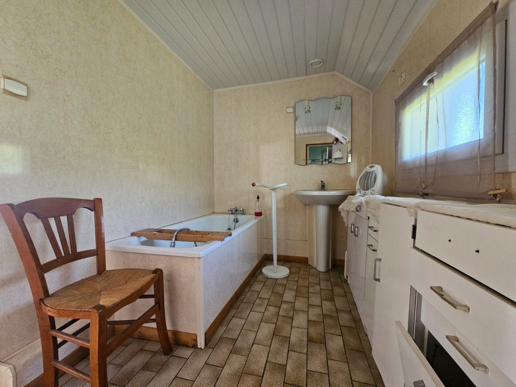 ancien corps de ferme A VENDRE - DOHEM - 125 m2 - 210 000 &euro;