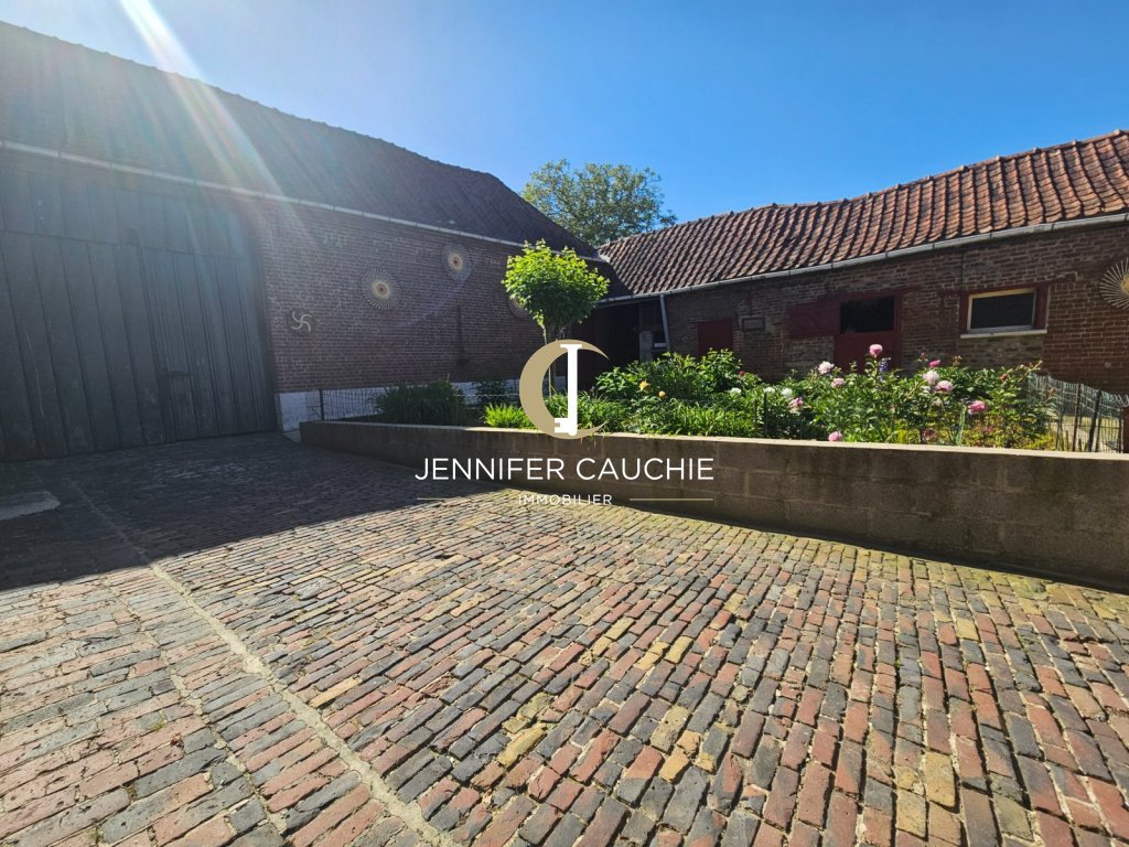 Ancien corps de ferme A VENDRE - DOHEM - 125 m2 - 210 000 &euro;
