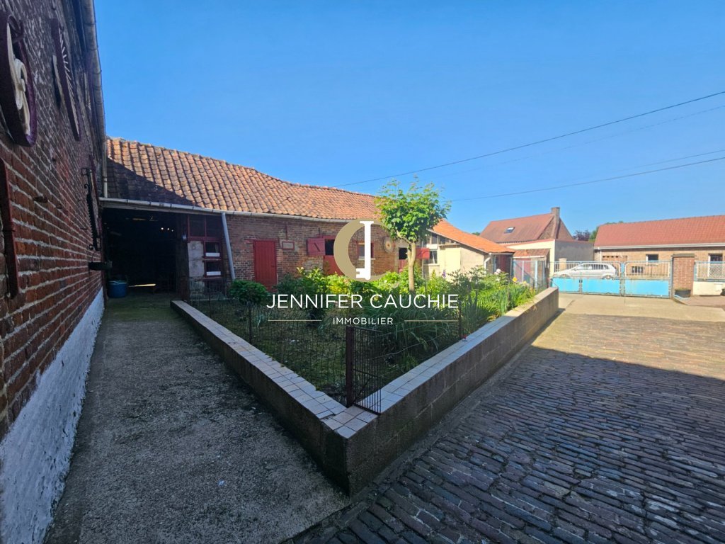 Ancien corps de ferme A VENDRE - DOHEM - 125 m2 - 210 000 &euro;