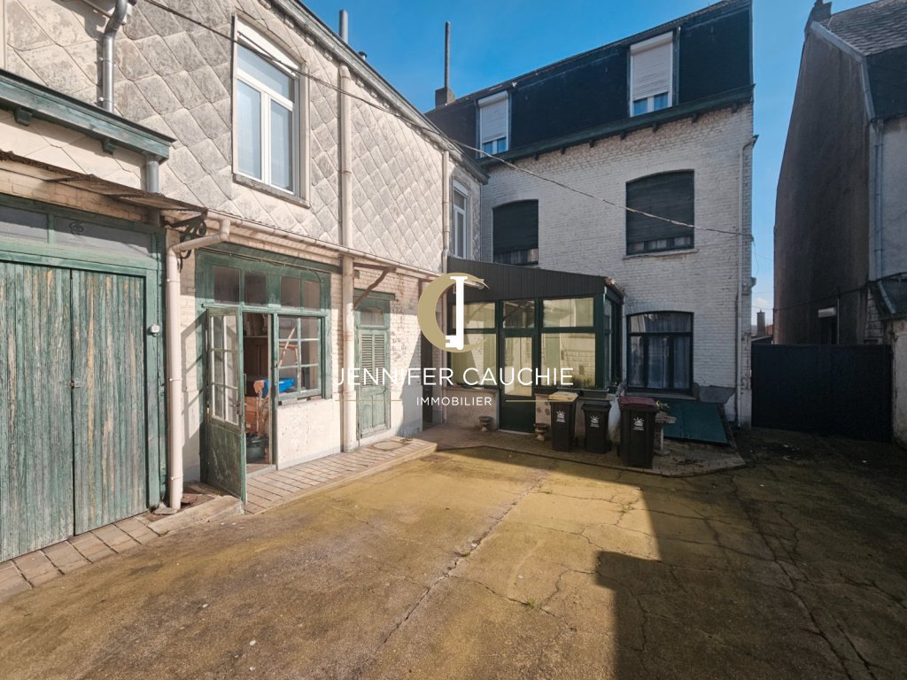 Un ensemble immobilier rare à fort potentiel! A VENDRE - LUMBRES - 497 m2 - 525 000 &euro;